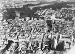 Widok z lotu ptaka czci miasta z kocioem ewangelickim na dole po prawej - zdjcie z lat 1942 - 1944